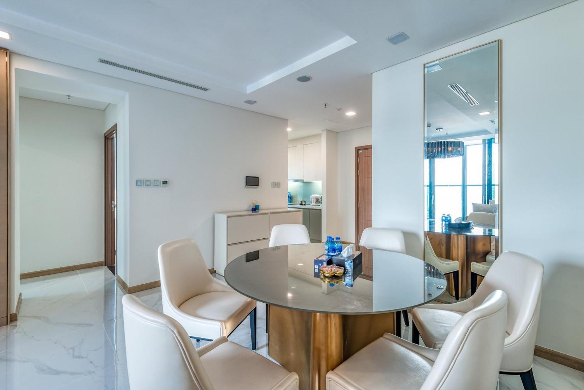 Urban Heights Rentals Landmark 81 Хошимин Екстериор снимка